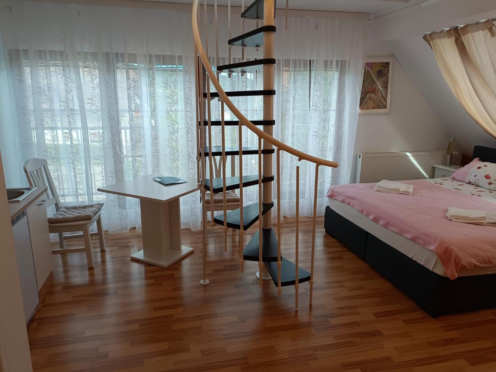 Pension Donaublick Grein 2 In Stifterstrasse 19A Exteriér fotografie
